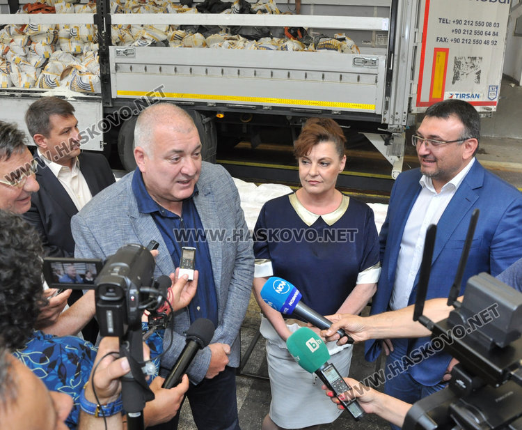 от ляво надясно: Георги Костов, Дарина Славова, Младен Маринов