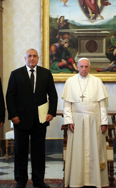 Папа Франциск идва в България по покана на премиера