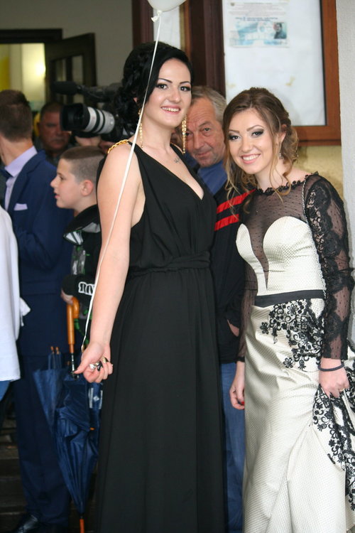 Абитуриентите на Професионалната гимназия изгряха на сцената