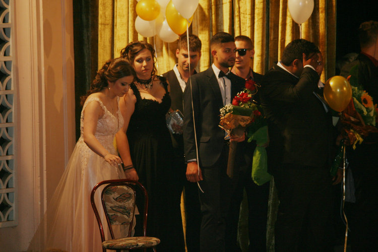 Абитуриентите на Професионалната гимназия изгряха на сцената