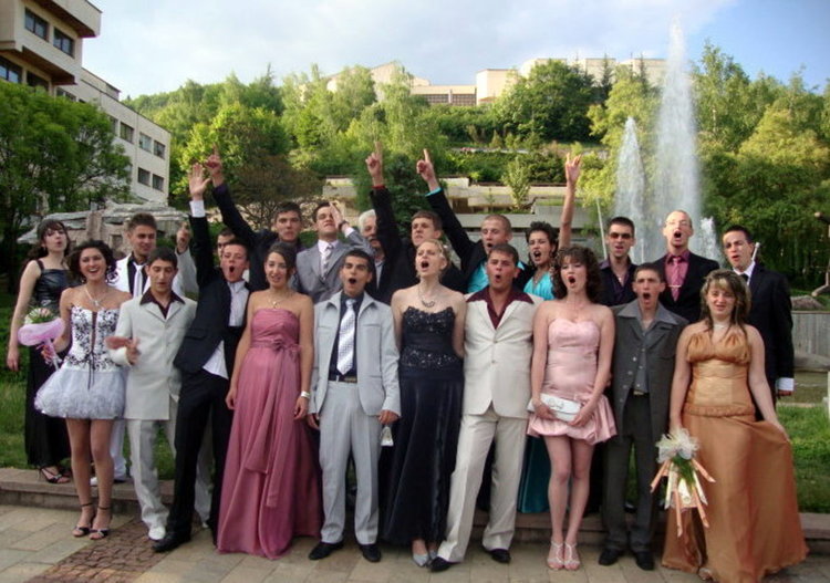 Най-старото средно училище в Смолян изпрати 33-ма абитуриенти