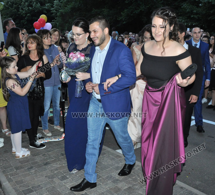 Випуск 2018 на ФСГ в пълен блясък на бала