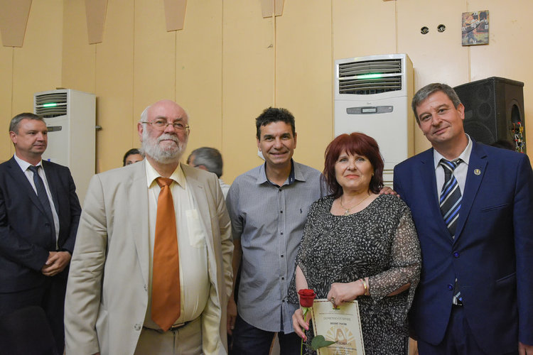 Министър награди изявен учител от "Отец Паисий"