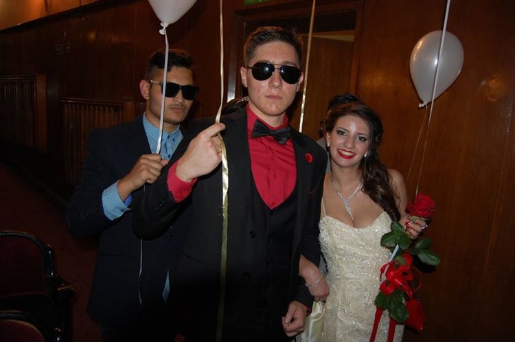 Абитуриентите на Професионалната гимназия изгряха на сцената