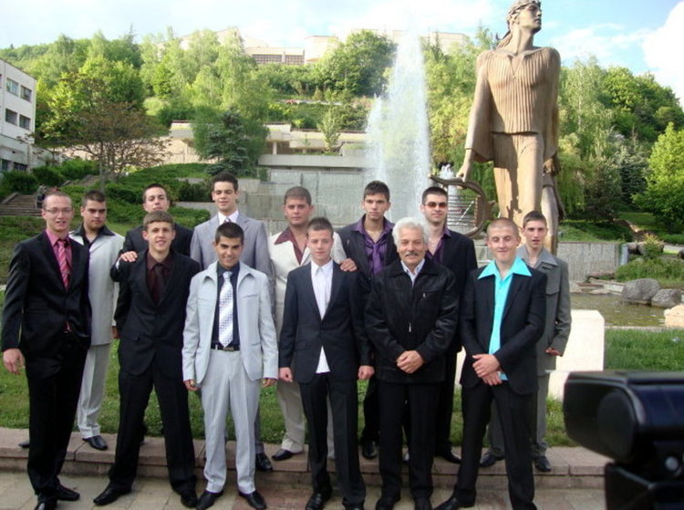 Най-старото средно училище в Смолян изпрати 33-ма абитуриенти