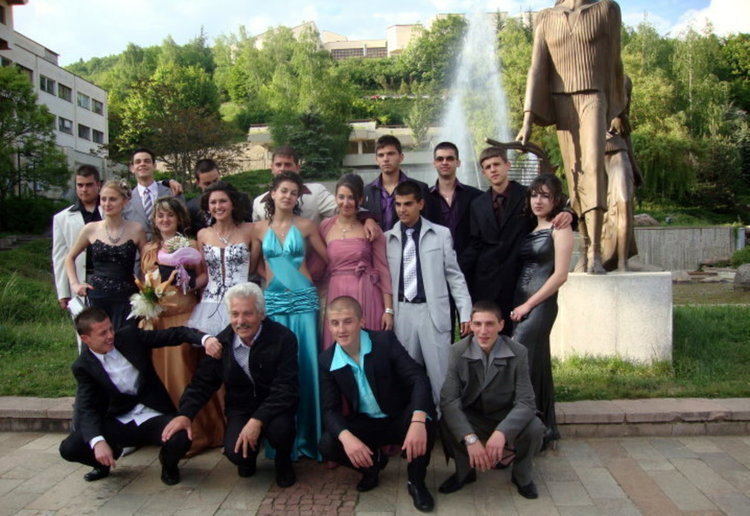 Най-старото средно училище в Смолян изпрати 33-ма абитуриенти