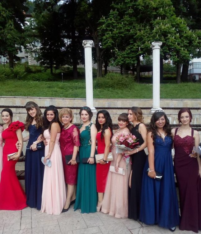 Най-старото средно училище в Смолян изпрати 33-ма абитуриенти