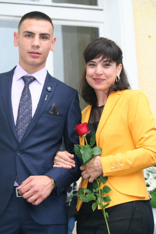 Абитуриентите на Професионалната гимназия изгряха на сцената