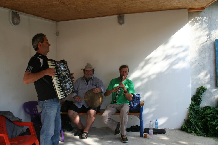 Арт галерия "Тоска" приюти "Крепежи"