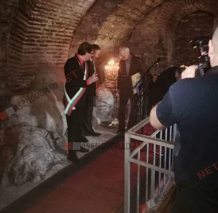 На Асенова крепост: Връчиха знаци за „Почетен гражданин“ на Иван Иванов и Петър Динчев