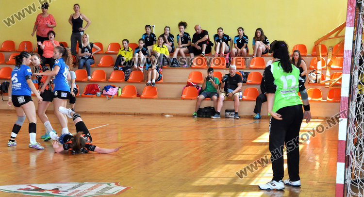 Хандбалистките на Хасково станаха вицешампионки на Държавното
