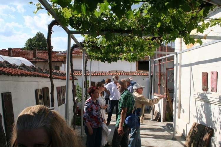 Арт галерия "Тоска" приюти "Крепежи"