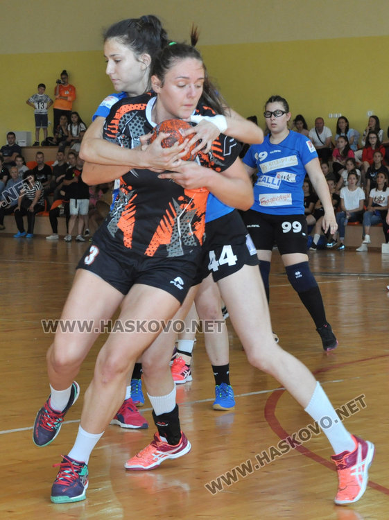 Хандбалистките на Хасково станаха вицешампионки на Държавното