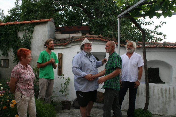 Арт галерия "Тоска" приюти "Крепежи"