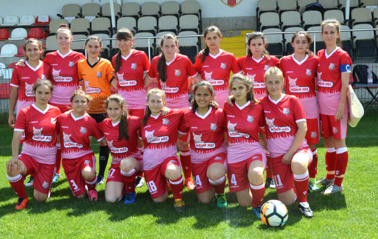 Женският ФК „Хасково“ отстъпи на „Лестър“, момчетата играха за "Фен клуб Ливърпул"