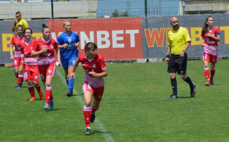 Женският ФК „Хасково“ отстъпи на „Лестър“, момчетата играха за "Фен клуб Ливърпул"