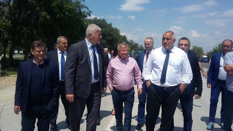 Премиерът Борисов инспектира ремонтите на Асеновградско шосе и АМ "Тракия"