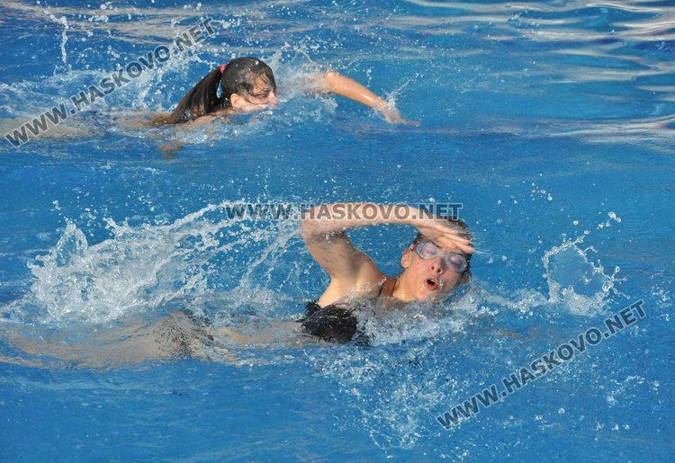 25 кандидати за спасители, балерина и волейболистка сред мераклиите