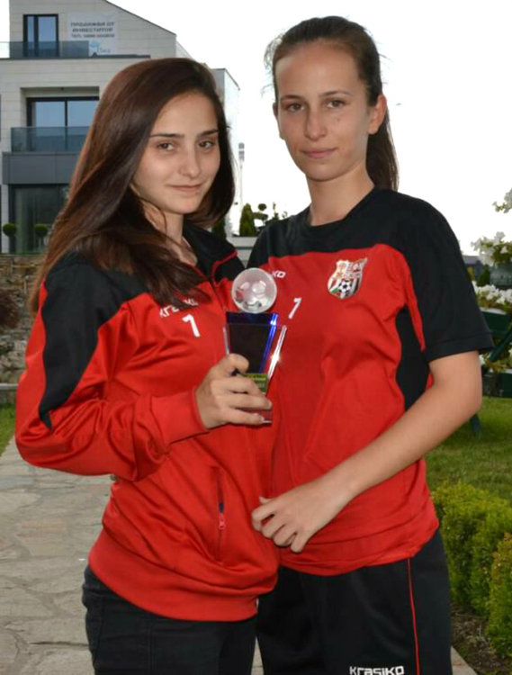 Женският ФК „Хасково“ отстъпи на „Лестър“, момчетата играха за "Фен клуб Ливърпул"