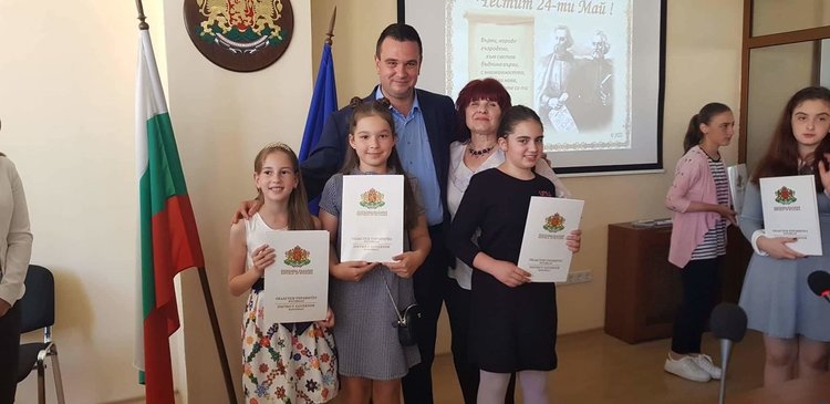 Областният управител Никола Чанев награди изявени паисиевци