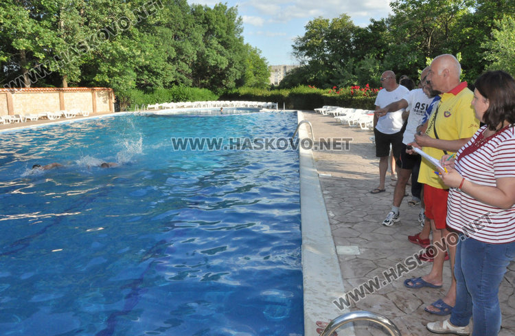 25 кандидати за спасители, балерина и волейболистка сред мераклиите