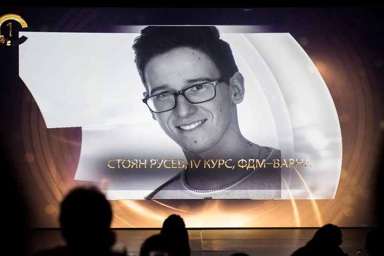 Отново отличия за хасковски специалисти на денталния конкурс „Усмивка на годината“ 2018