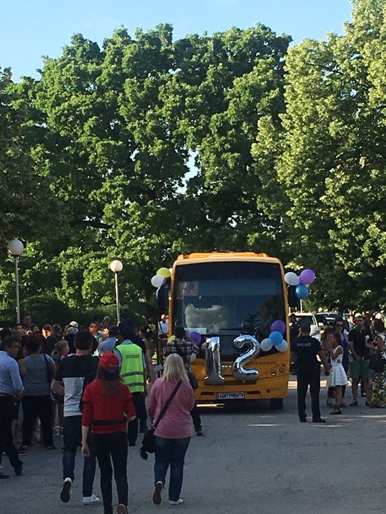 Випуск 2018 на ПМГ в пълен блясък на бала 