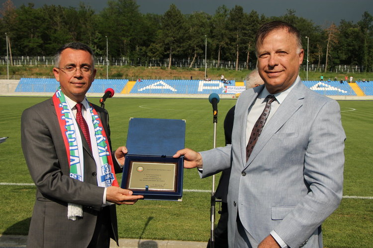 Кметът на Кърджали получи благодарствен плакет от президента на БФС