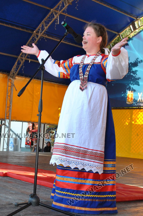 Децата на Хасково със силни аплодисменти за малките циркови артисти от Русия