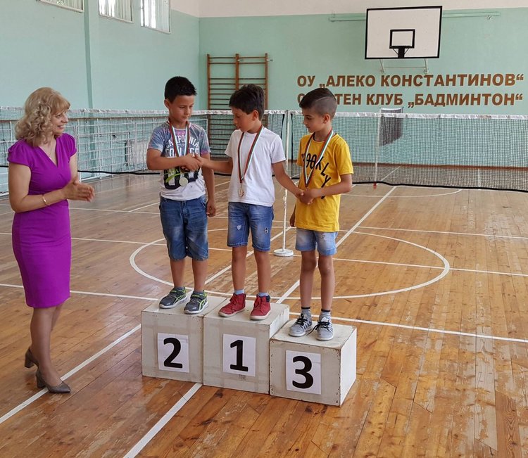 ОУ „Ал. Константинов“ проведе турнир по бадминтон 