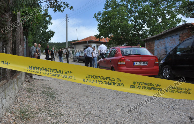 Съседи: Двойното убийство е от ревност, Гюнай превъртя покрай болна дъщеря