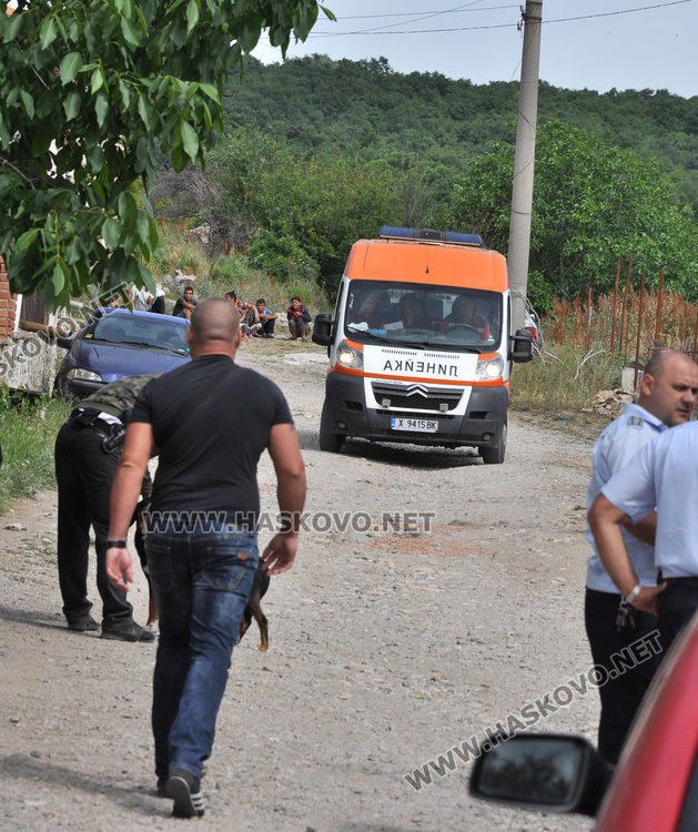 Съседи: Двойното убийство е от ревност, Гюнай превъртя покрай болна дъщеря