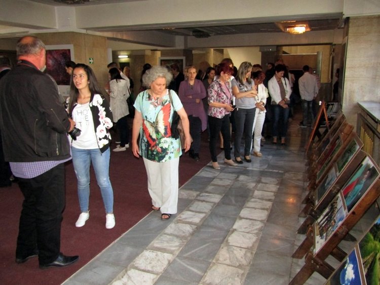 Млади фотографи от Смолян уловиха в снимки магията на планината