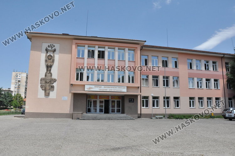 16 кандидати за директори на 7 училища в Хасковско