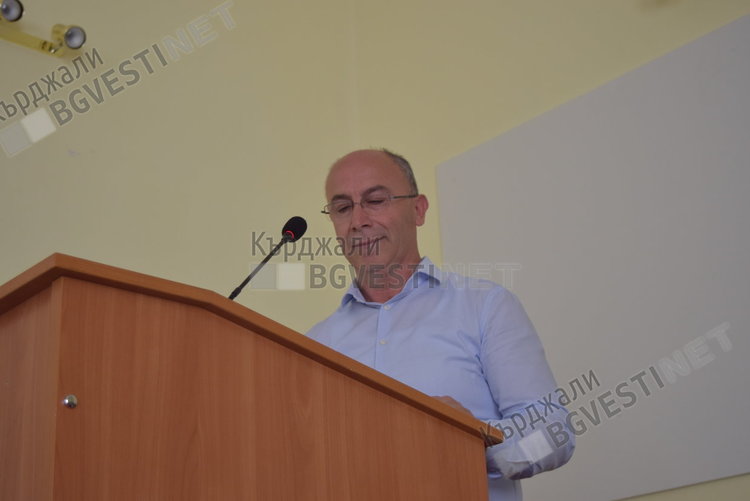 Новият стар кмет на с.Мост Лятиф Расим се закле в Конституцията