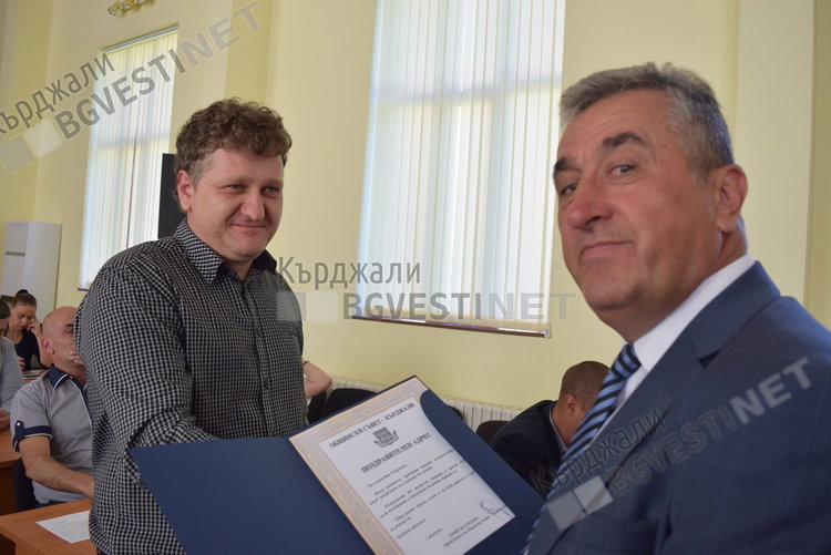 Общинският съветник Стоян Георгиев стана баща, получи поздравления от местния парламент