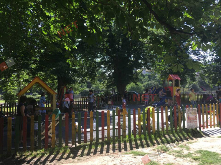 Музика, танци и рисунки на асфалт за асеновградските малчугани днес (Снимки)