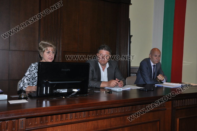 Със скандал: за трети път отхвърлиха кметските такси за градина