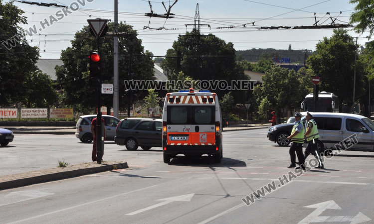 Джип блъсна линейка до Цигарената в Хасково