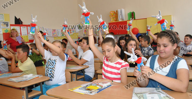 Над 100 тома дариха децата на библиотеката в „Шандор Петьофи“