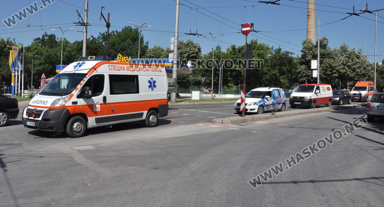 Джип блъсна линейка до Цигарената в Хасково