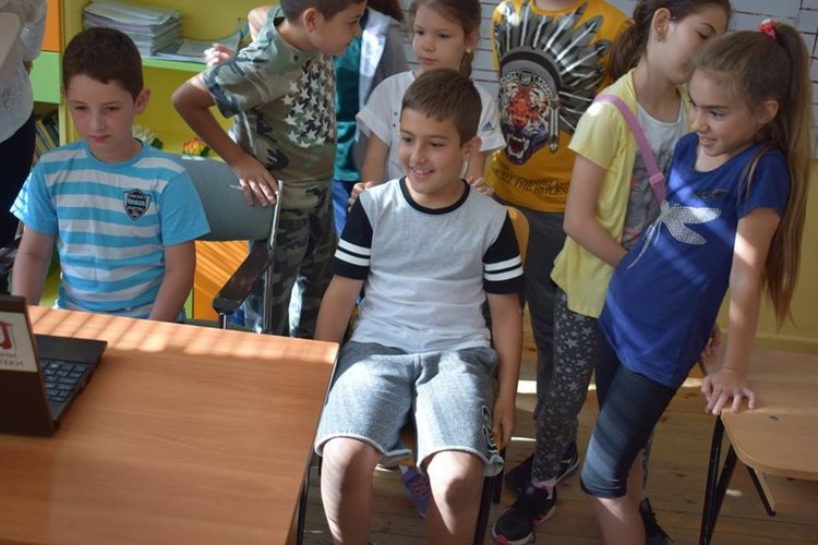 Снимки: Градска библиотека "Паисий Хилендарски"