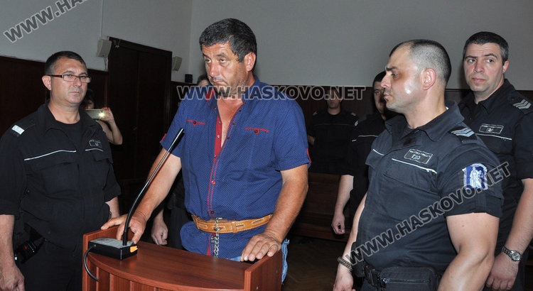 Гюнай остава в ареста за двойното убийство, децата му при балдъзата