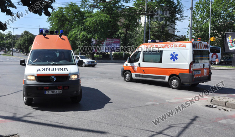 Джип блъсна линейка до Цигарената в Хасково