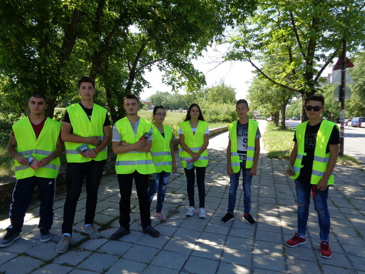 Пътни полицаи и ученици в със съвместна инициатива в навечерието на Деня на детето