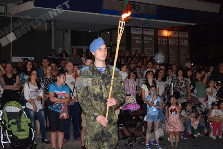 Поклонихме се пред подвига на Ботев, вечерната проверка ръководи председателя на парламента