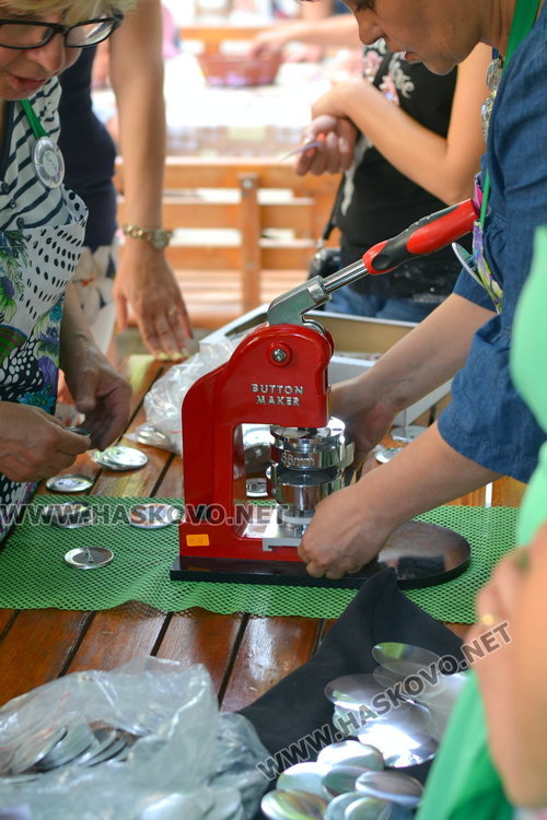 Детската вселена напълни централната алея