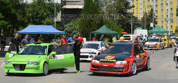 32 пилоти стартираха в кръговете за място на Писта Хасково