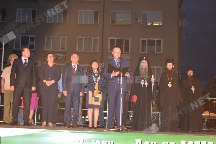 Поклонихме се пред подвига на Ботев, вечерната проверка ръководи председателя на парламента