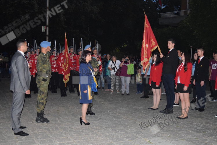 Поклонихме се пред подвига на Ботев, вечерната проверка ръководи председателя на парламента